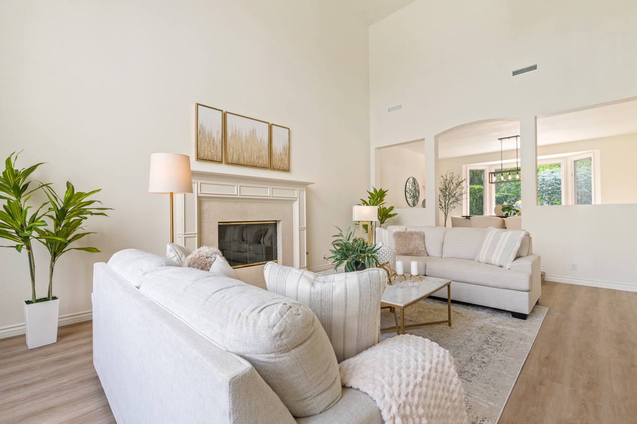 Staged luxury living room — Staging OC project