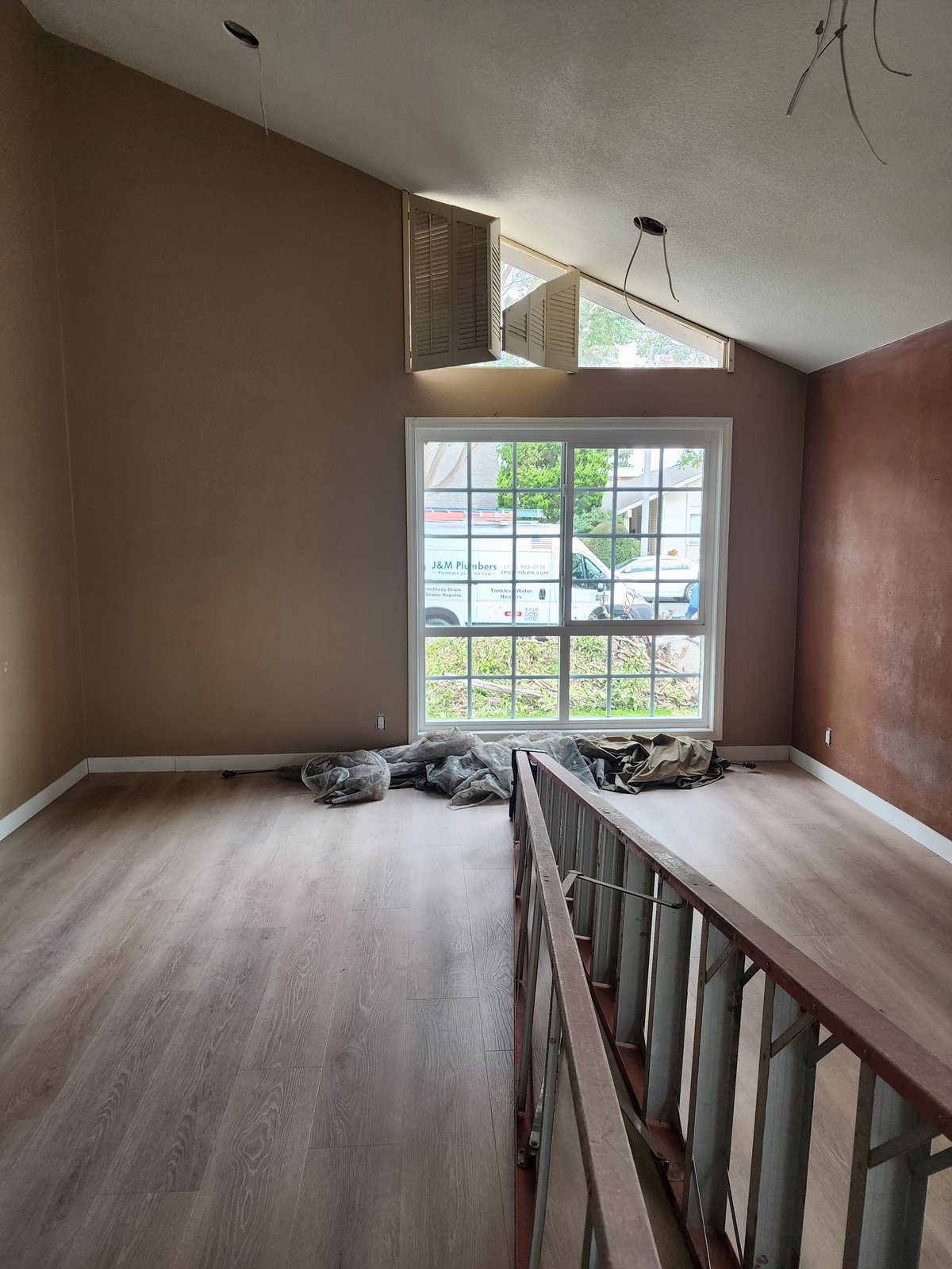 Living Room before staging